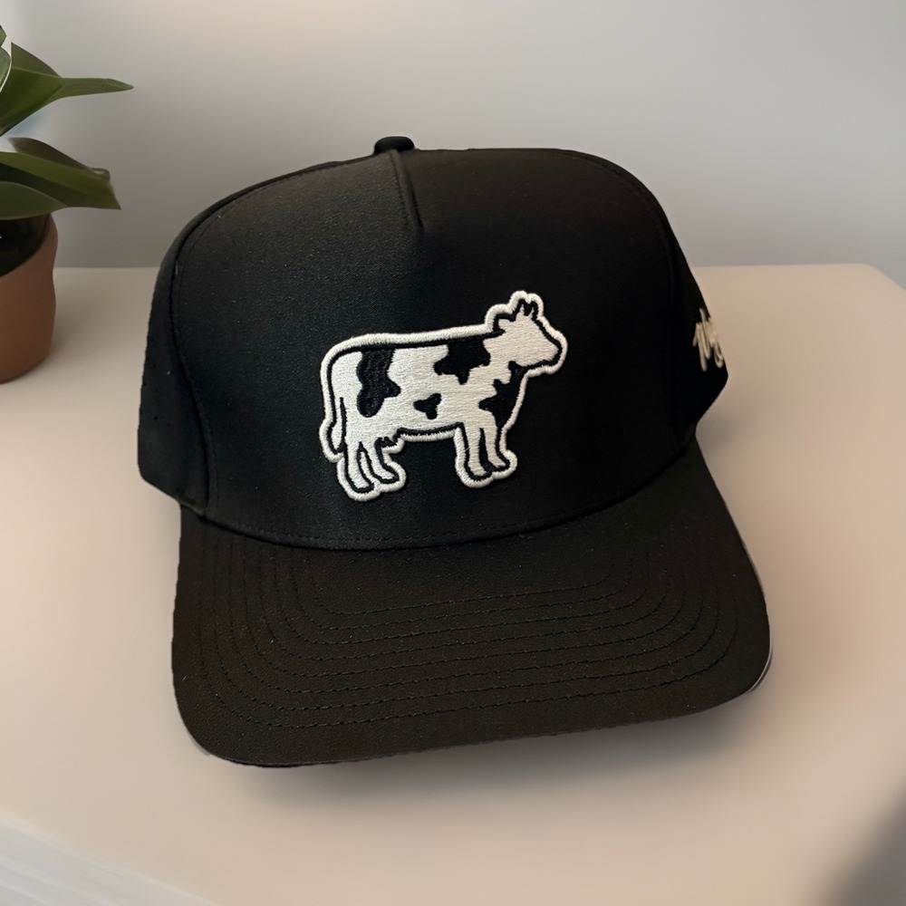 Waggle Hat Legendairy - Cow - NWT